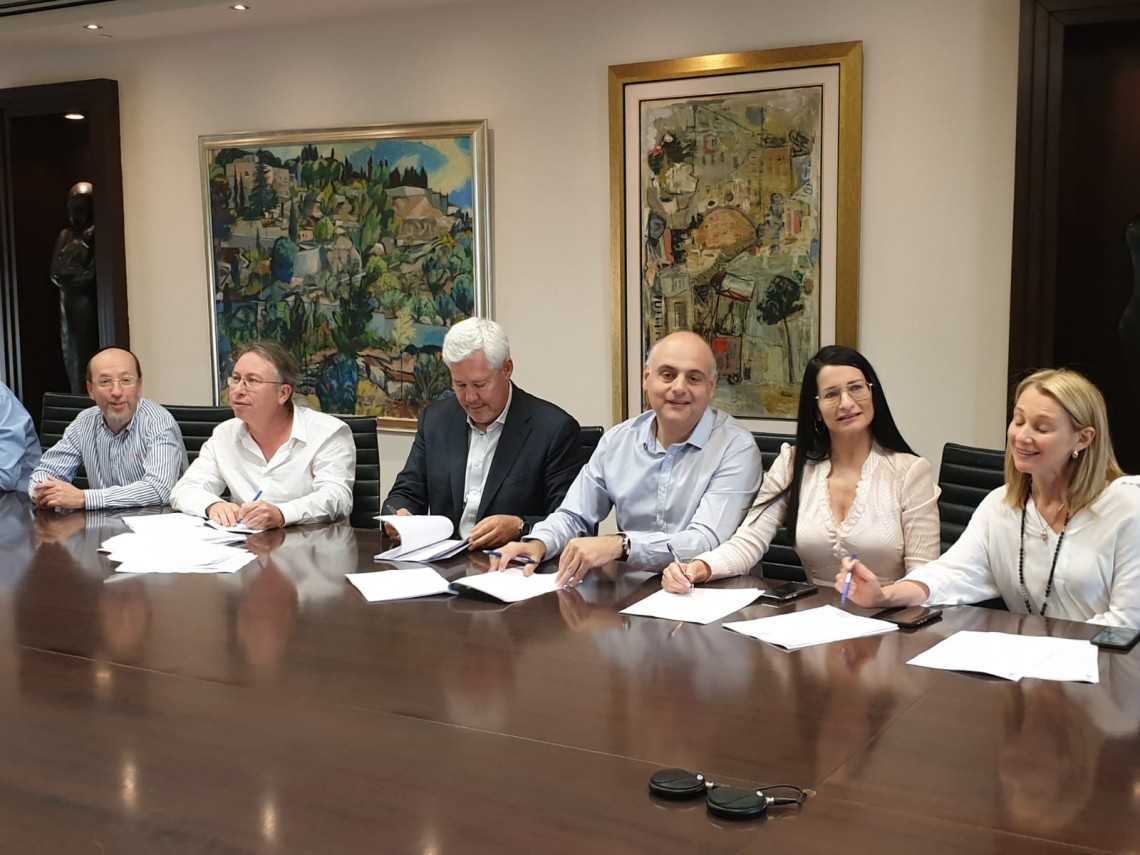 מעמד חתימת ההסכם
