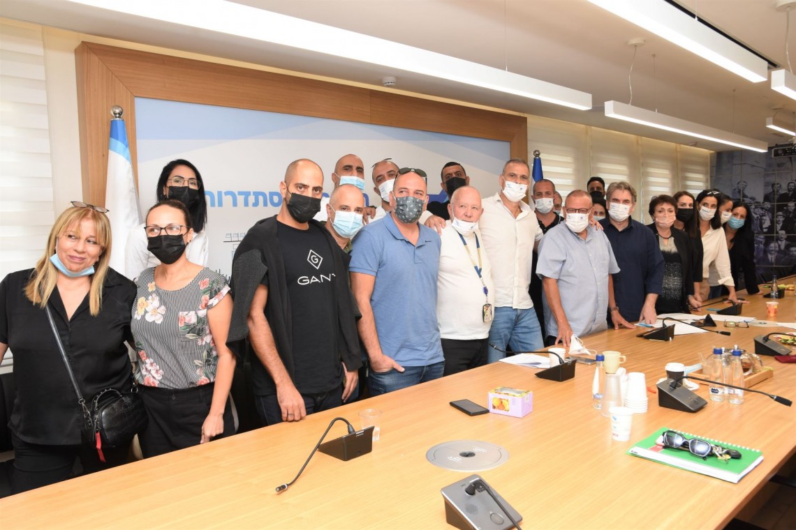 מעמד חתימת ההסכם בין ההסתדרות לאל על