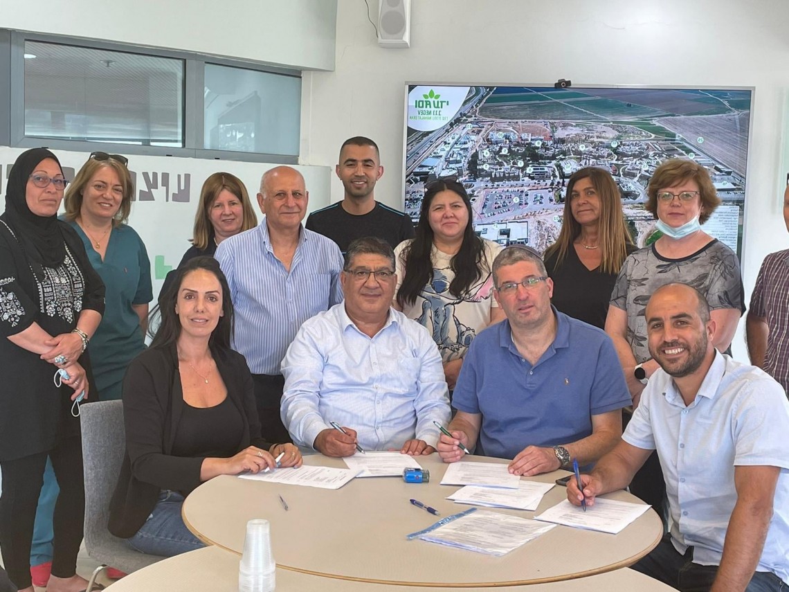 חתימת ההסכם למטפלות בעדי נגב