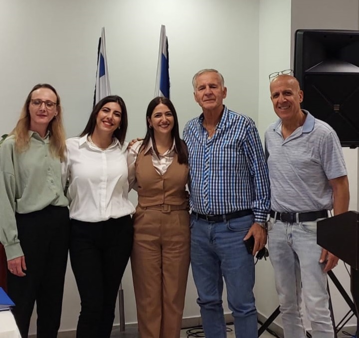 מעמד חתימת ההסכם לעובדי המשרד לשירותי דת