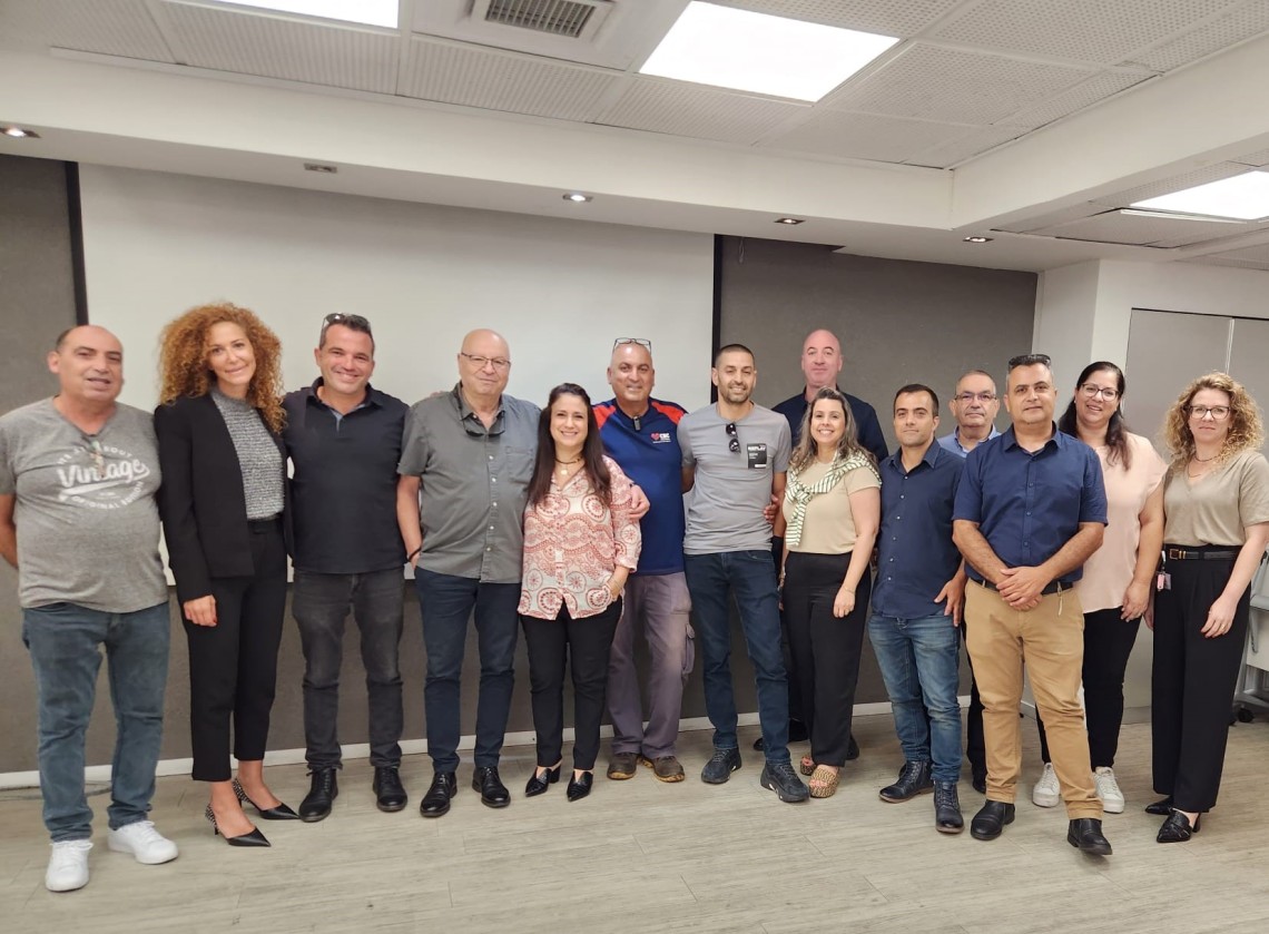 מעמד חתימת הסכם קיבוצי לעובדי החברה המרכזית למשקאות. קרדיט: דוברות ההסתדרות