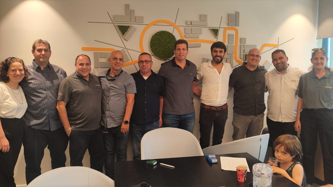 מעמד חתימת ההסכם לעובדי מטרופולין