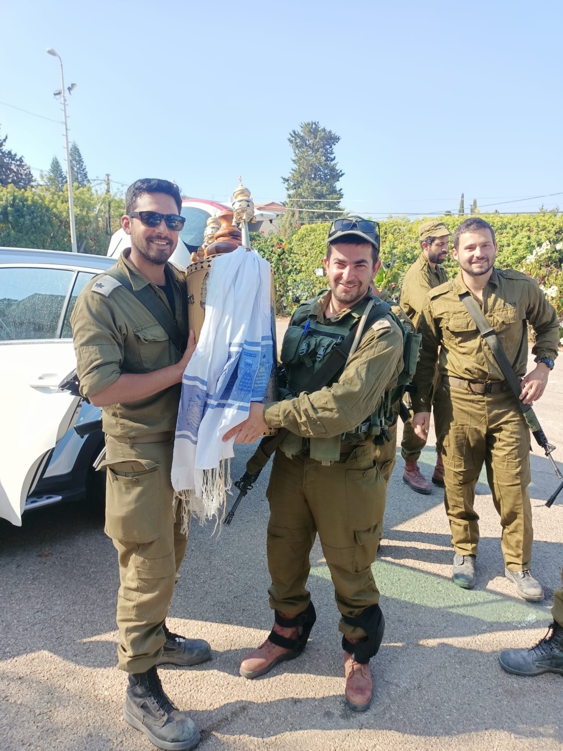 מרחב גליל מערבי הביא ספר תורה לחיילים