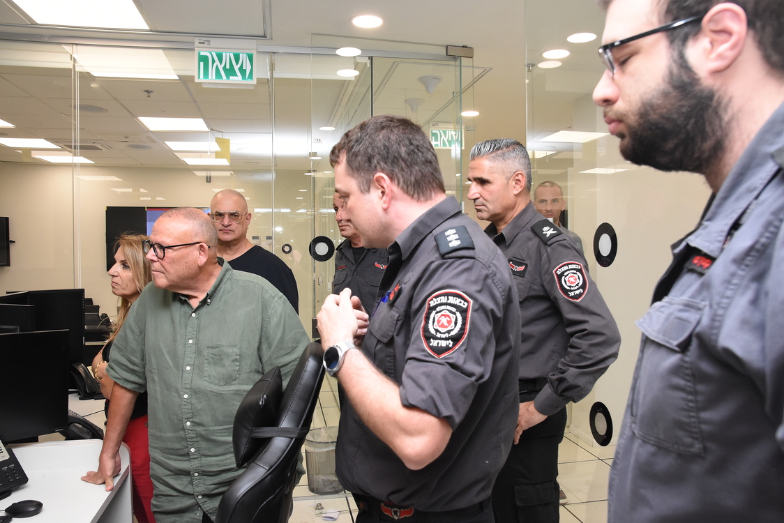 יו"ר ההסתדרות במפגש עם לוחמי האש