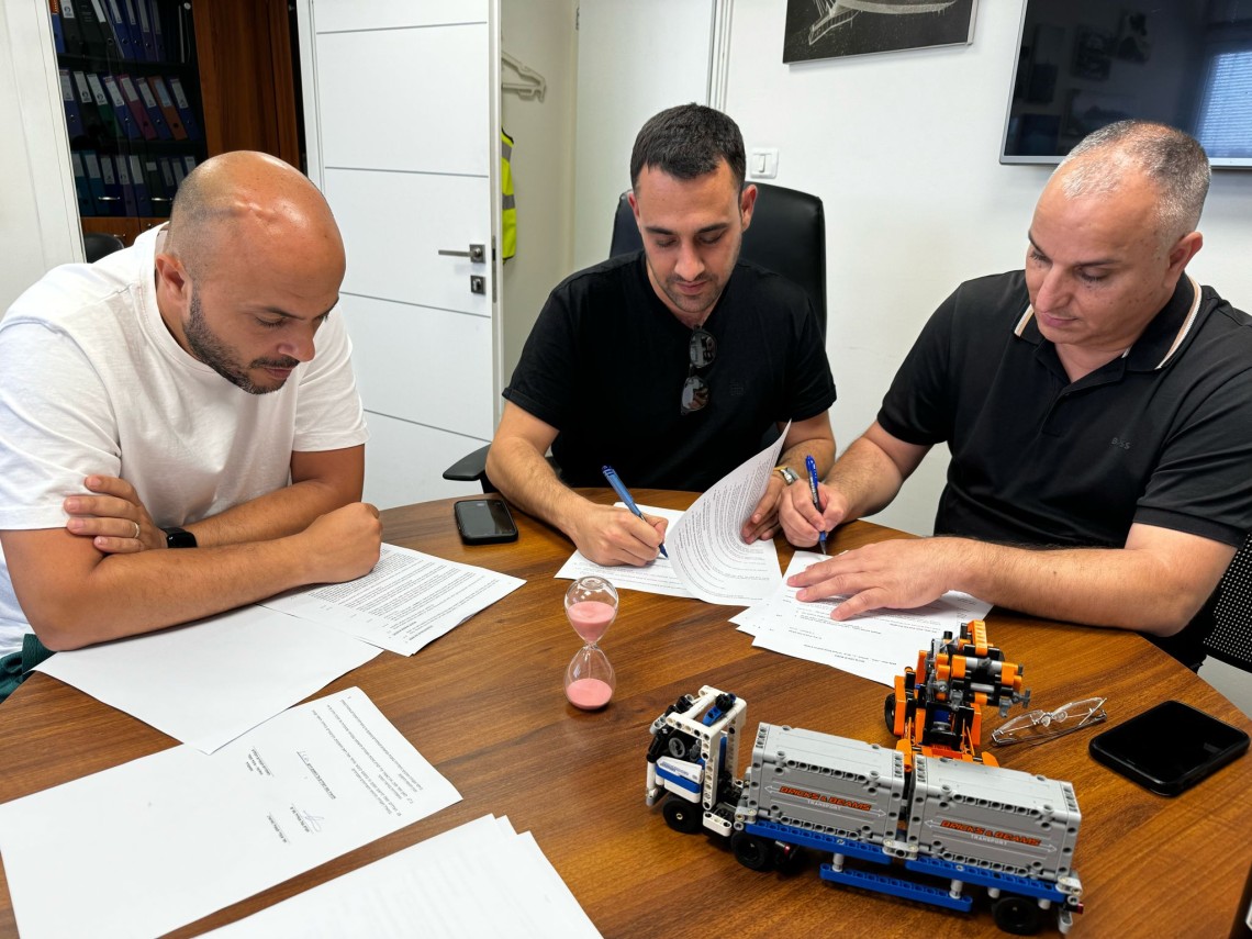 חתימת הסכם קיבוצי לאתתים בנמל אשדוד